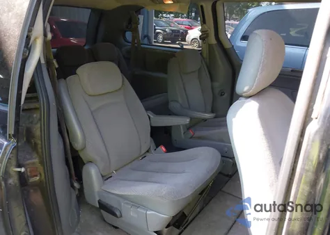 2007 Dodge Grand Caravan Sxt z USA, uszkodzony, nr VIN 2D4GP44L27R247500